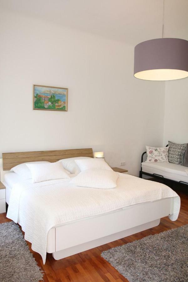 Central House Nona Crikvenica Exterior foto